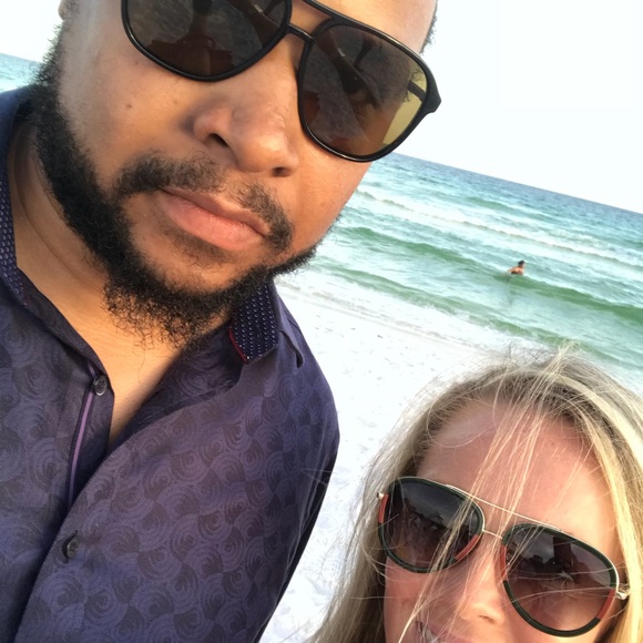 Meet your Posher, Andrea - Picture 2 of 6